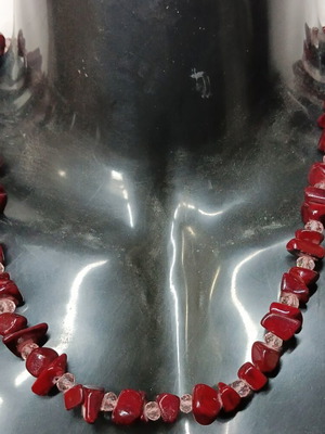Necklace with garnet and rose quartz semi-precious stones like new