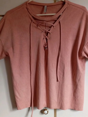 Stradivarius women's pink suede short sleeve blouse like new, size L