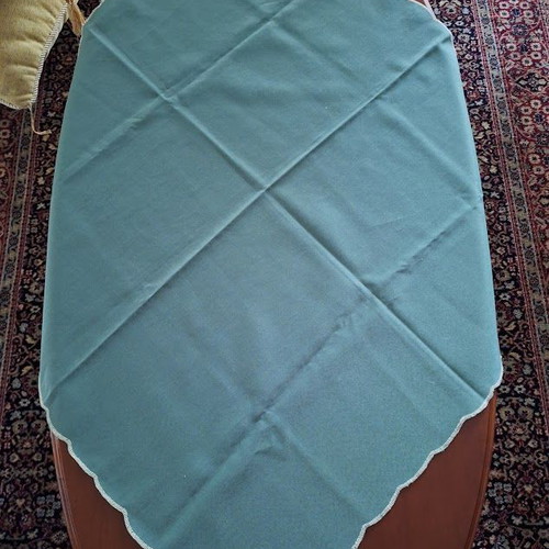 Square tablecloth 65x65 cm green fabric like new