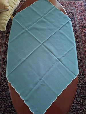 Square tablecloth 65x65 cm green fabric like new
