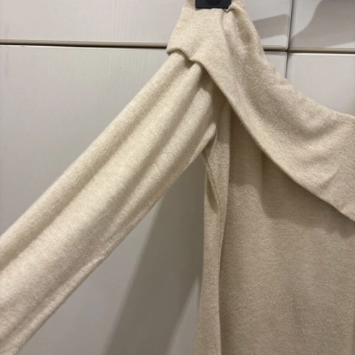 Off-shoulder top new, one size, beige