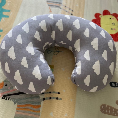 Nursing pillow like new
