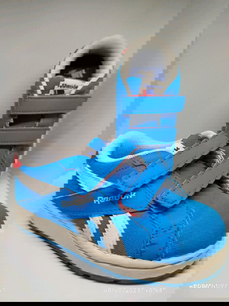 Reebok ν .25,5 (15 cm)