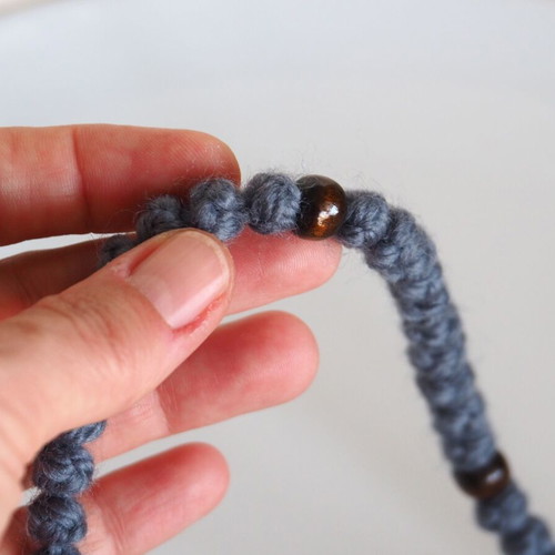 Woolen pocket komboskini with 50 knots and wooden beads, new
