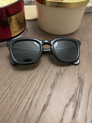Moncler sunglasses used, black in very good condition