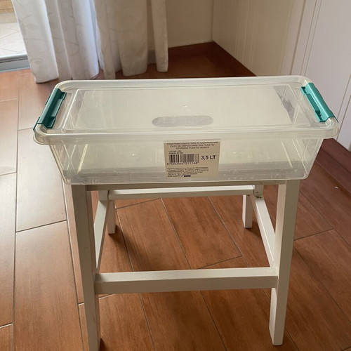 Plastic storage box with lid 3.5 LT like new