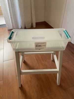 Plastic storage box with lid 3.5 LT like new