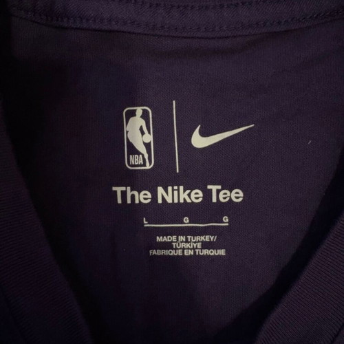 Nike Devin Booker Tee new, size Large, purple