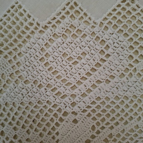 Decorative white corners new, pack of 12 with mercerized thread