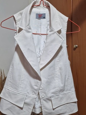 Women's suit used, pants XS and vest S, white to cream
