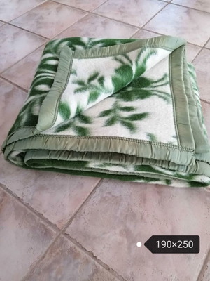 Handmade wool blanket vintage 190×250 like new