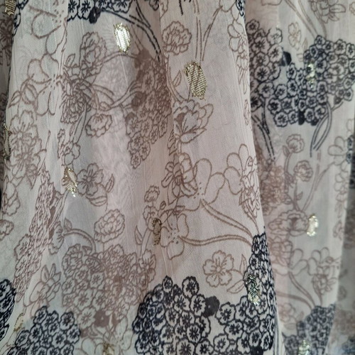 Attrattivo top like new, size large, pink with floral print