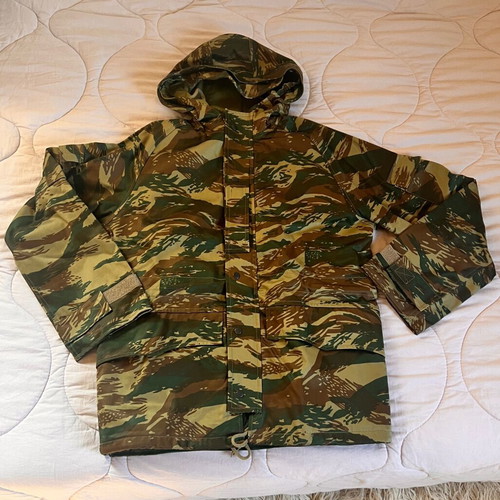 Military jacket Large new with inner lining and hood