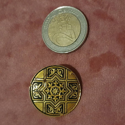 Vintage 50s damascene pin like new, 24k gold plated
