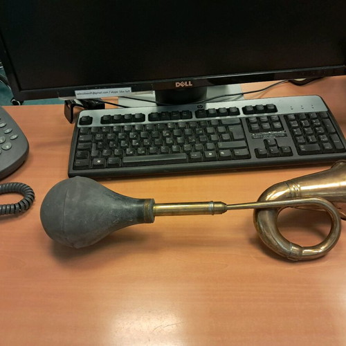 Brass horns like new, set of two, working
