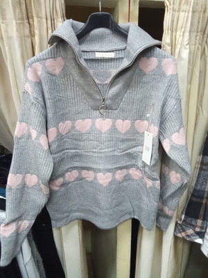Women's half-zip sweater with hearts new, one size, gray pink