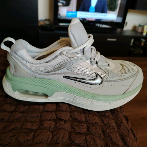 Nike Air sports shoes like new, size 40, white and green