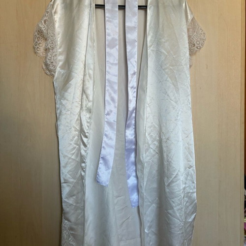 Bridal robe white satin like new