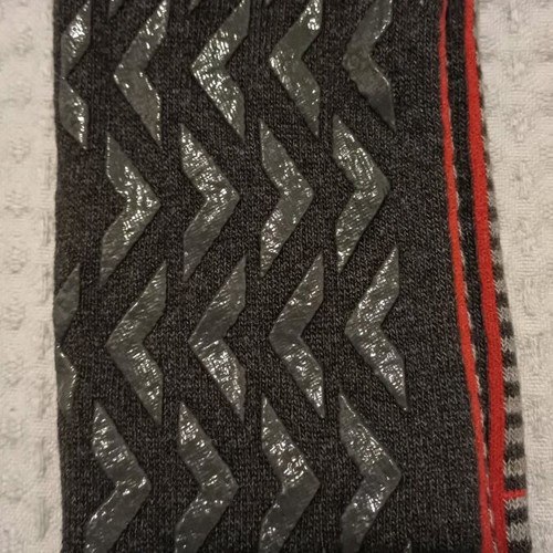 Ideafissa non-slip socks new, size 39-46, gray and red