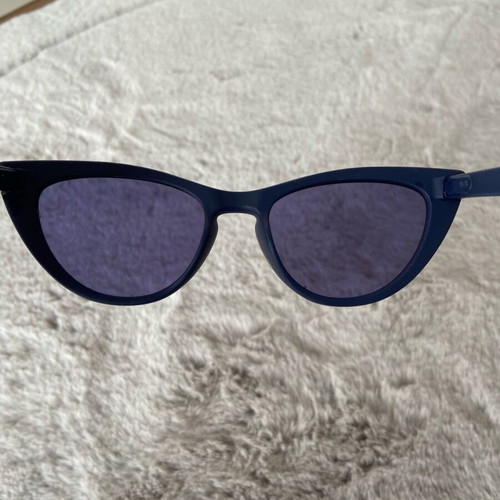 Toms sunglasses like new, dark blue color
