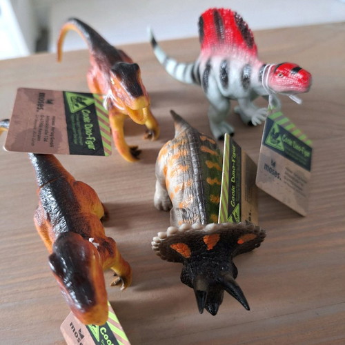 Toy pack of 4 figures 10cm new moses