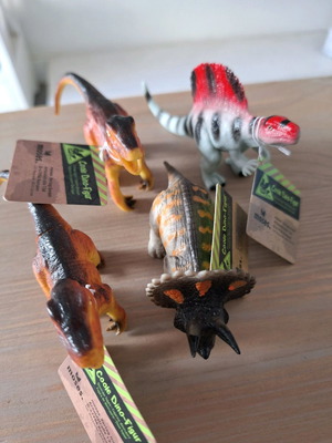 Toy pack of 4 figures 10cm new moses