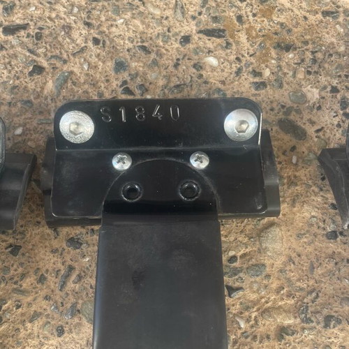 Roof bar ends s1840 like new for VW Golf VII Hatchback 5D