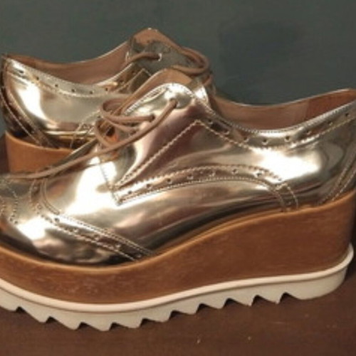 Oxford women's shoes like new with high double platform and brogue design