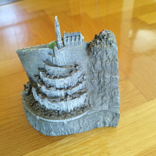 Lord of the Rings Minas Tirith collectible like new