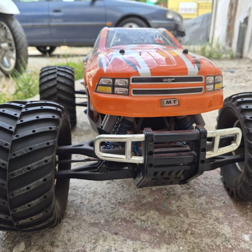 Thunder Tiger MTA-4 S28 1:8 Nitro Monster Truck like new