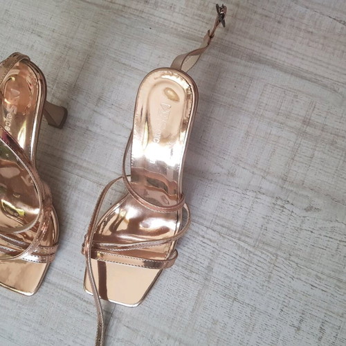Sandals size 39 new rose gold metallic