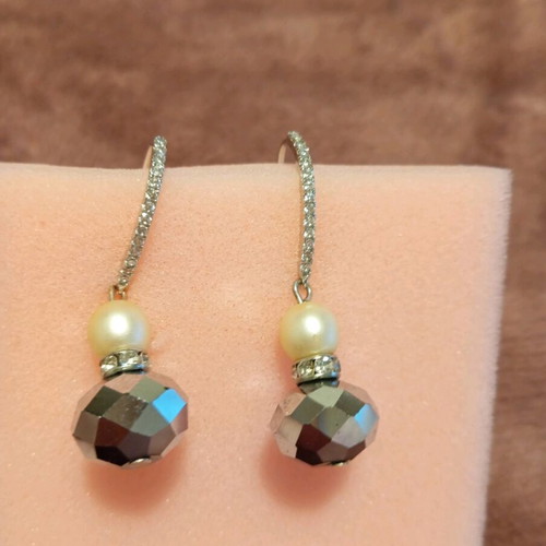 Silver dangling earrings new with pearl, rhinestones and black crystals