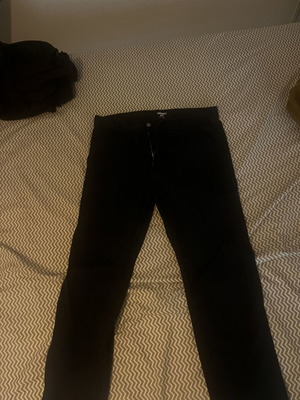 Carhartt WIP black cargo pants size 31/32