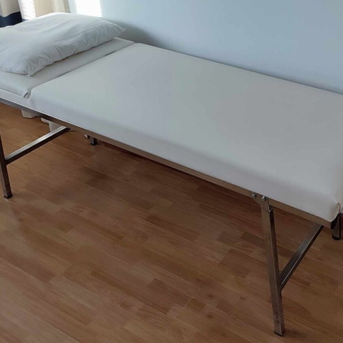 Examination bed heavy-duty like new