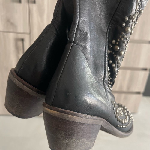 Rock boots with studs like new, black, size 39