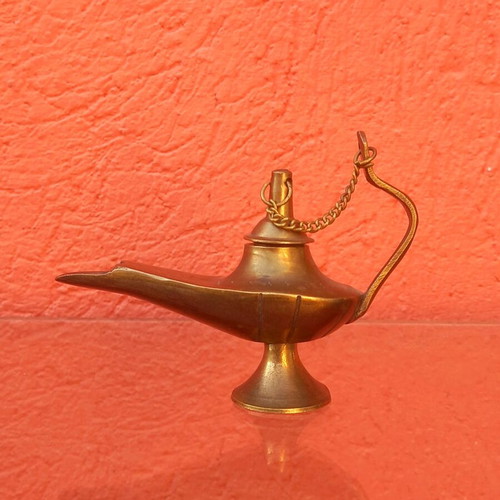 Brass magic lamp like new
