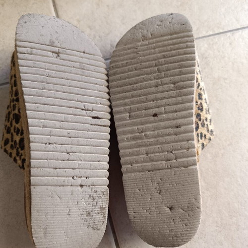 JK London leopard print pony slippers size 39 like new, brown