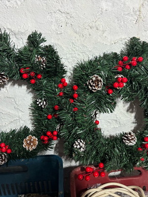 Christmas wreaths like new, set of 2 pieces