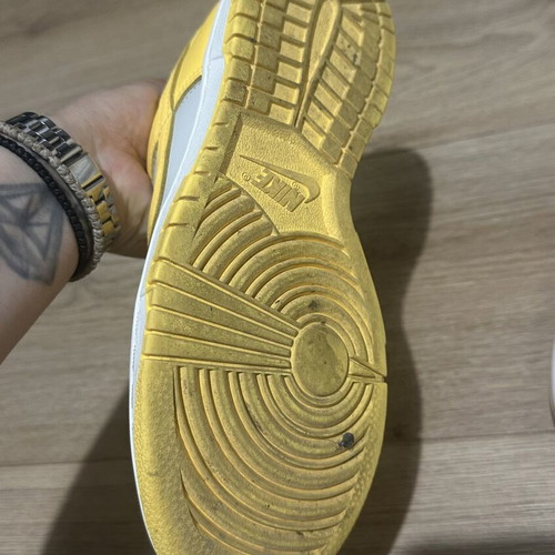 Nike Dunk Low sneakers like new, yellow, size 37.5