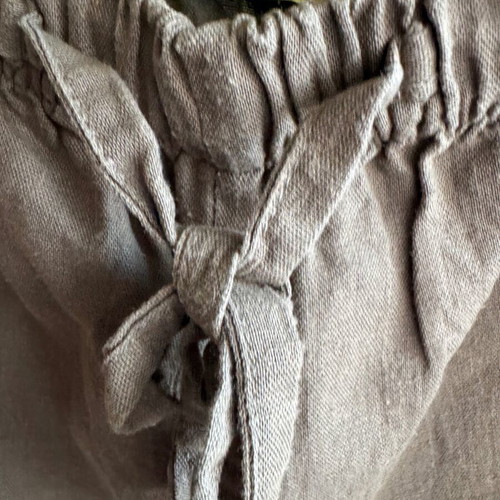 Women's linen pants khaki size 20 used with slight wear marks