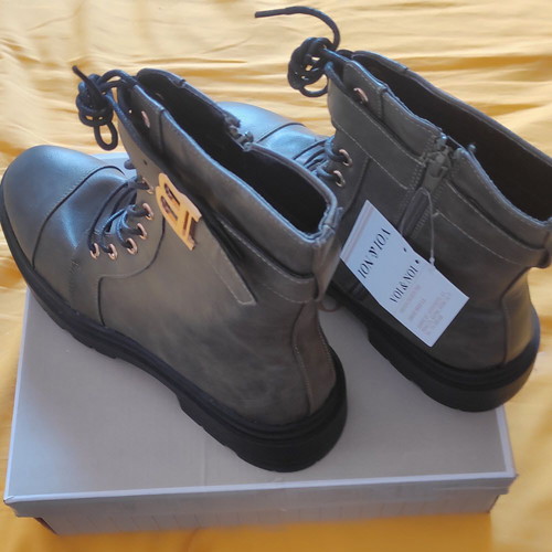 Voi & Noi No41 Khaki Boots new women's with zipper and laces