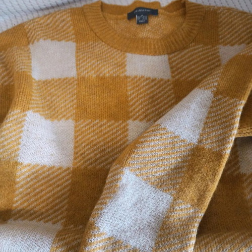 Primark pullover size medium like new, mustard and white