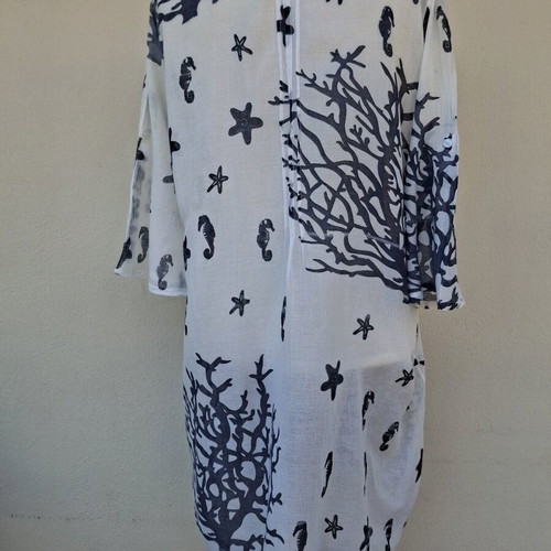 Tunic with coral design like new, sizes M-L, white and blue