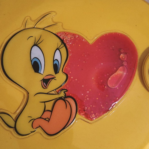 Tweety 2001 CD case used, holds 20 CDs with liquid heart