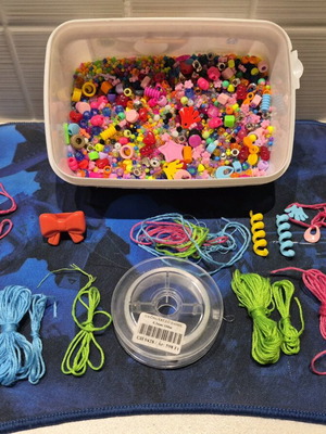 Jewelry Making and Craft Supplies Set like new