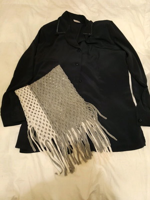 Риза като нова с подарък шал