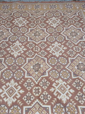 Rug with traditional pattern used, 2.80m x 1.95m