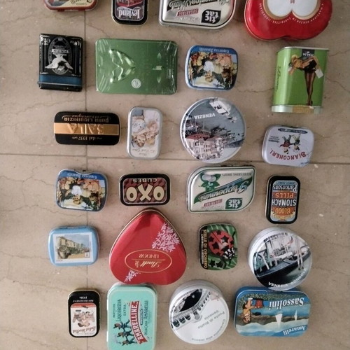 Candy tins like new, collection of 54 pieces