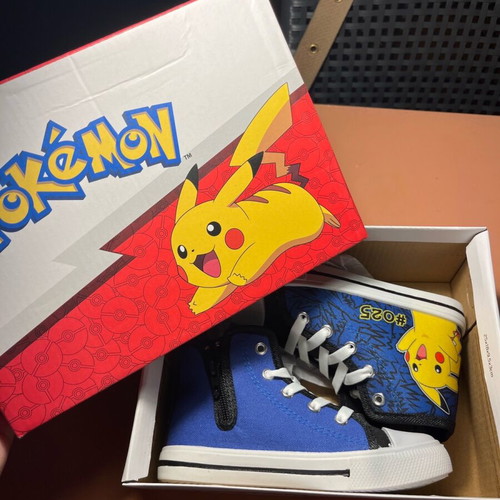 Pokemon kids canvas shoes with Pikachu new, size 28, blue