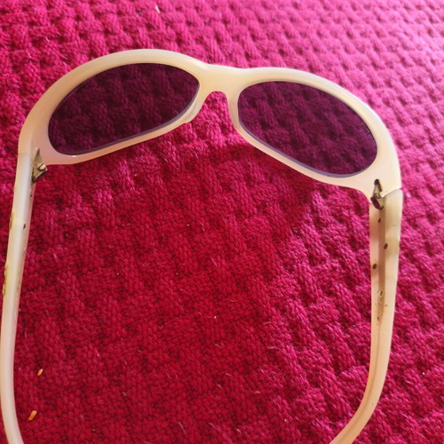 Miu Miu sunglasses used, beige, authentic missing flower detail